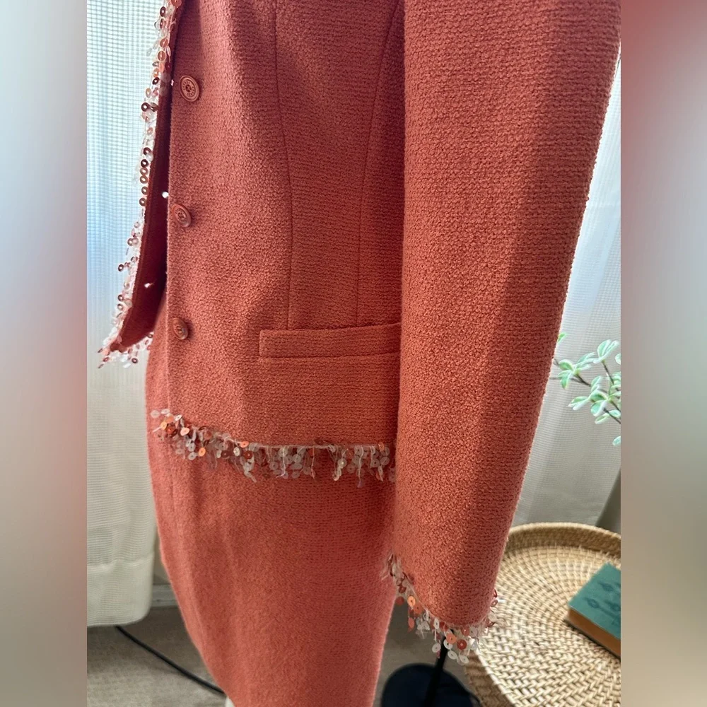 Louis Feraud Vintage Coral Embellished Women's Blazer and Skirt Set - Picture 4 of 13